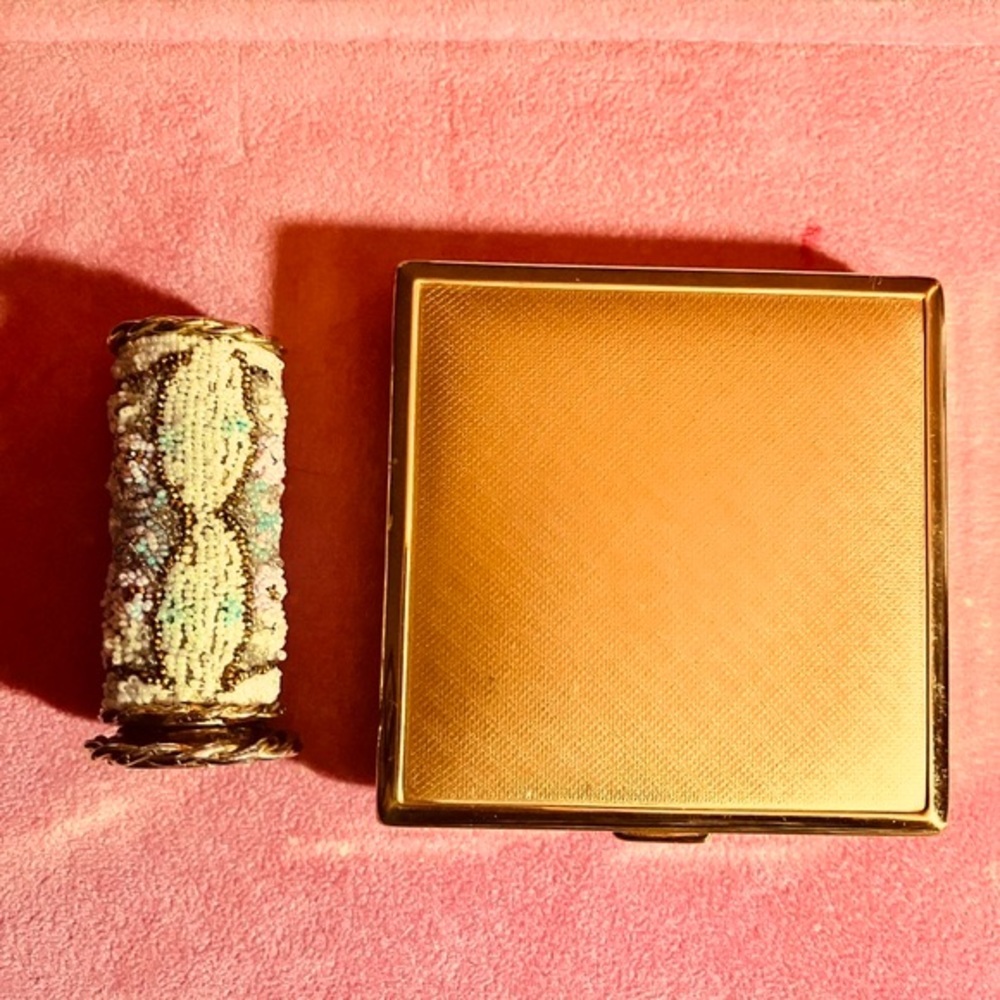 Vintage France Microbead Mosaic Compact & Lipstick Set Circa 1940s - Picture 3 of 4